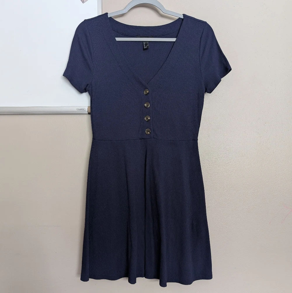 L EUC Clothing Bundle - Picture 4 of 6